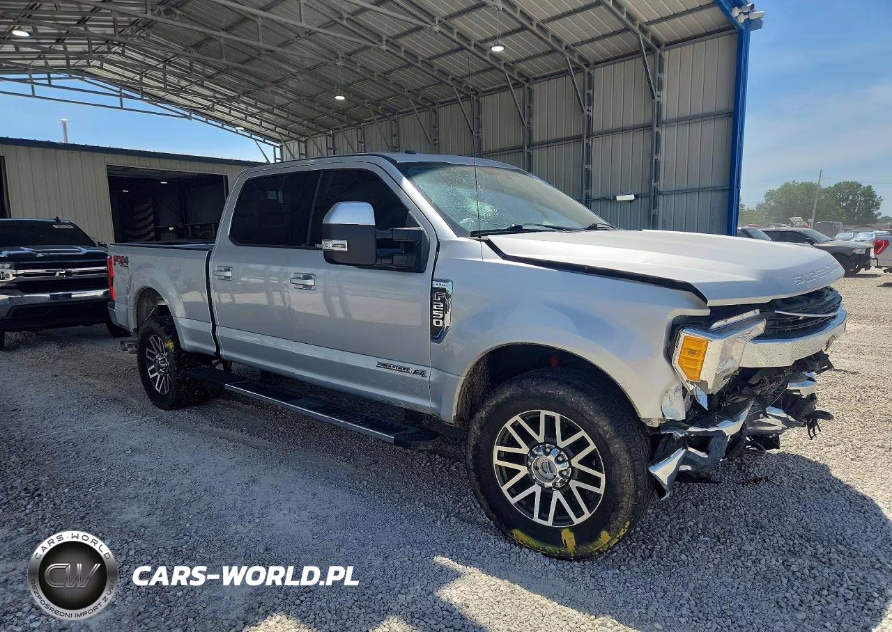 2017 Ford F250 Super Duty VIN:1FT7W2BT6HEF47658 - 4