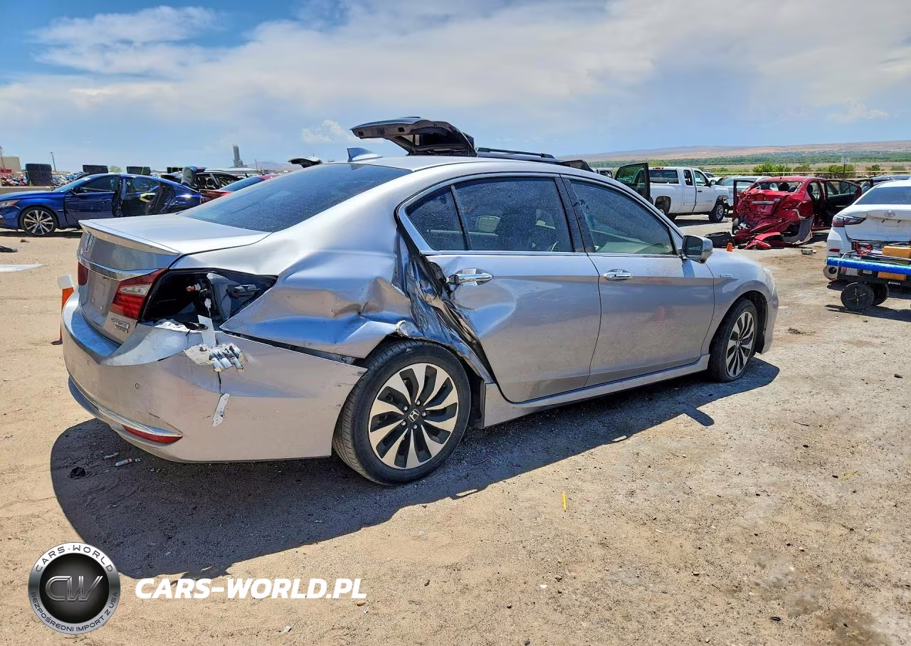 2017 Honda Accord Touring Hybrid VIN:JHMCR6F78HC011590 - 3