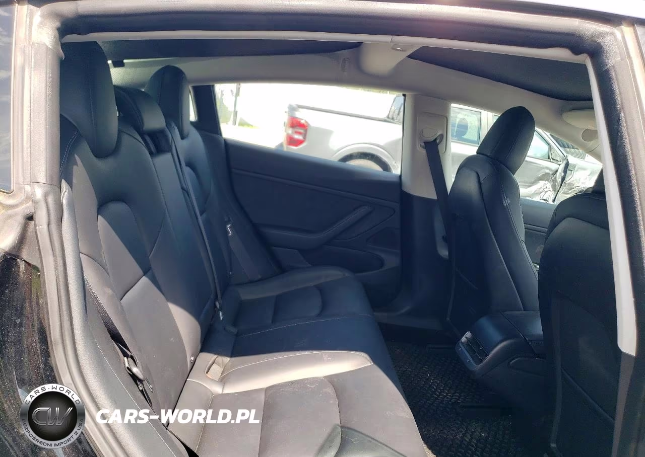 2018 Tesla Model 3 VIN:5YJ3E1EB9JF127671 - 10