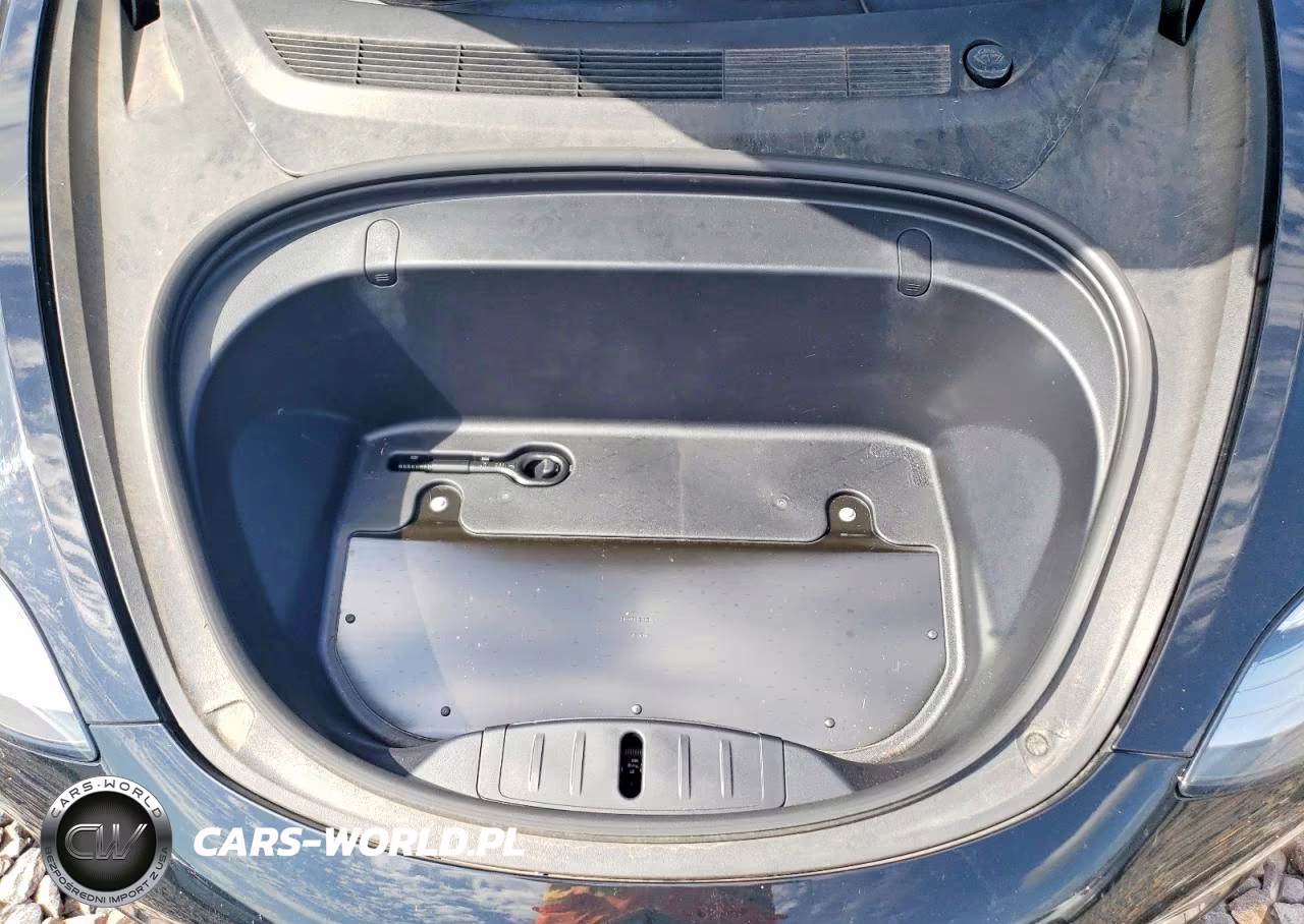 2018 Tesla Model 3 VIN:5YJ3E1EB9JF127671 - 11