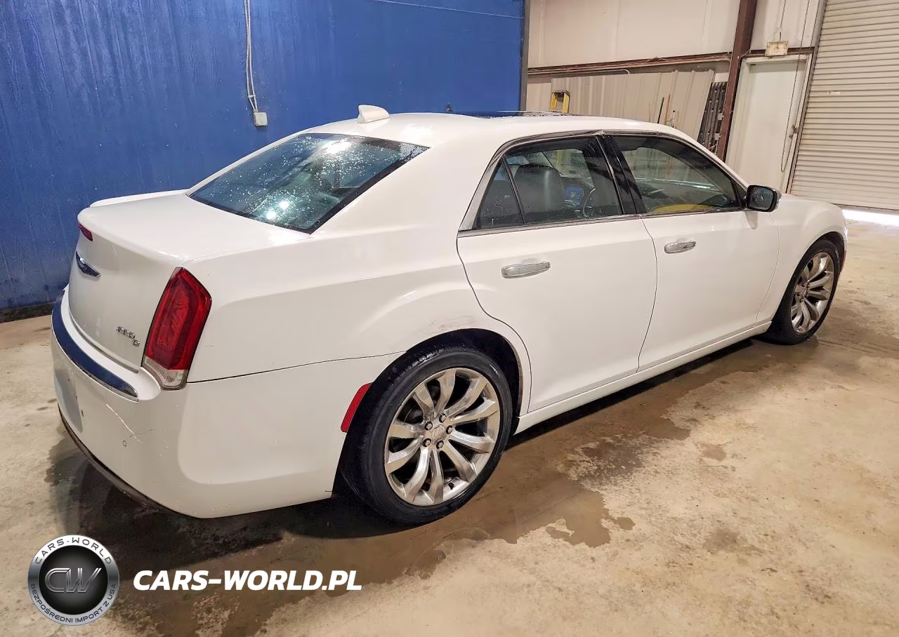 2017 Chrysler 300C VIN:2C3CCAEG5HH586819 - 3