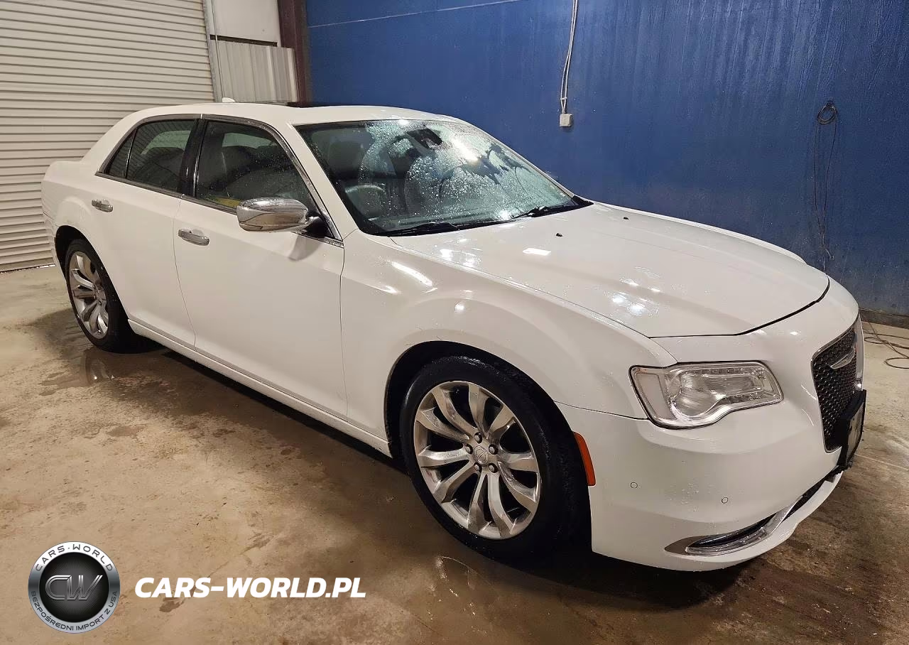 2017 Chrysler 300C VIN:2C3CCAEG5HH586819 - 4