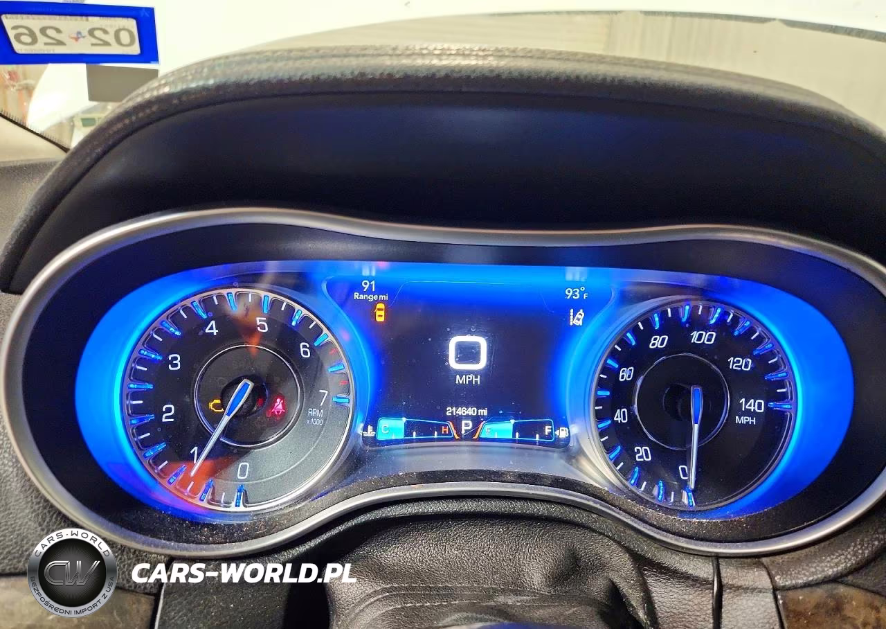 2017 Chrysler 300C VIN:2C3CCAEG5HH586819 - 9