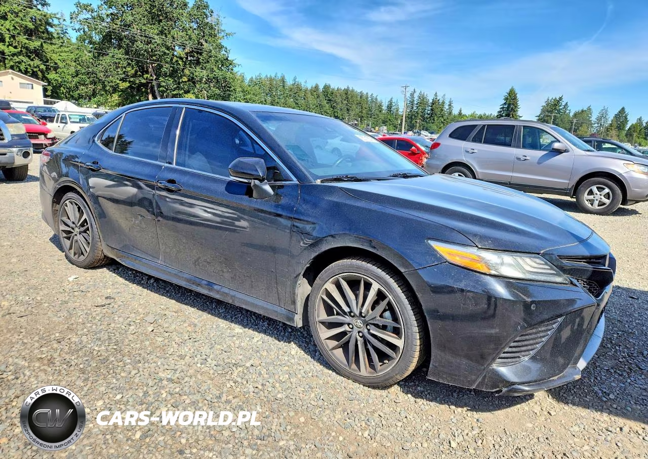 2018 Toyota Camry Xse VIN:4T1B61HK2JU132878 - 4