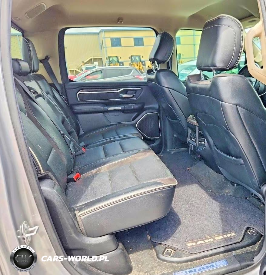 2020 Ram 1500 Laramie VIN:1C6RREJT3LN235333 - 10