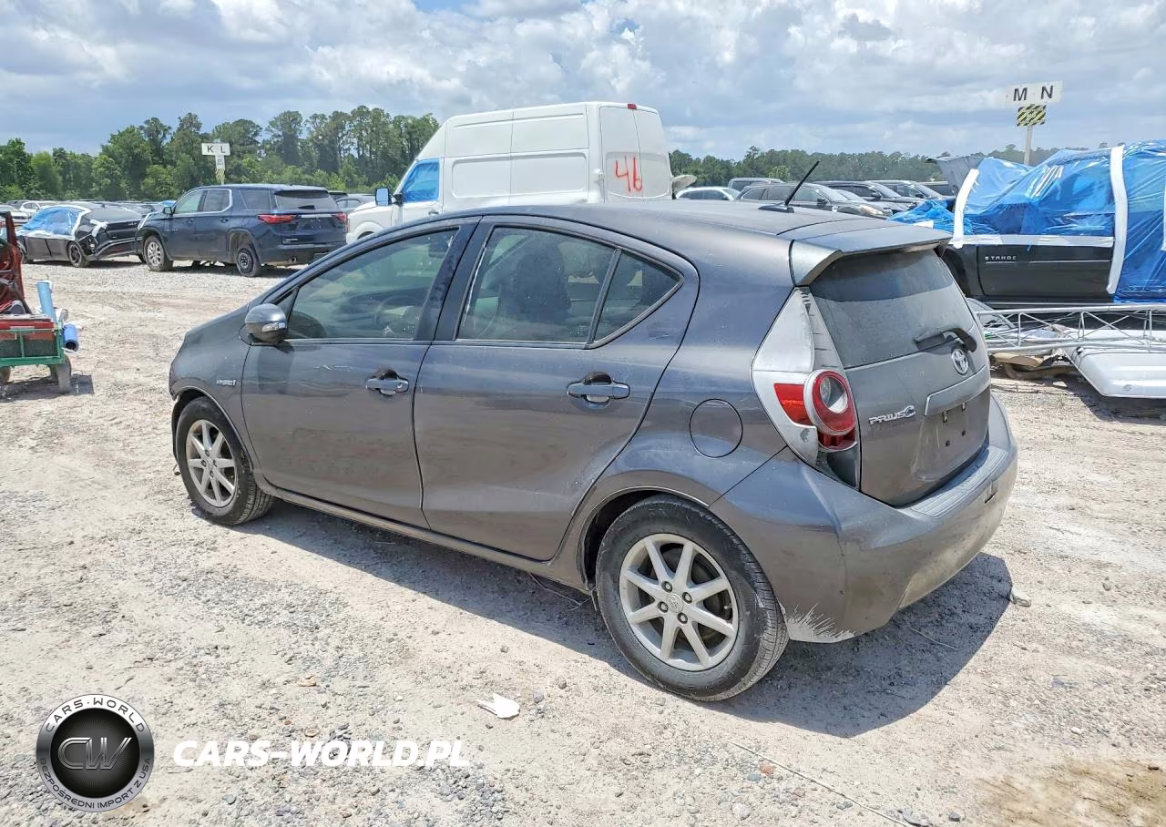 2012 Toyota Prius C Three VIN:JTDKDTB38C1518748 - 2