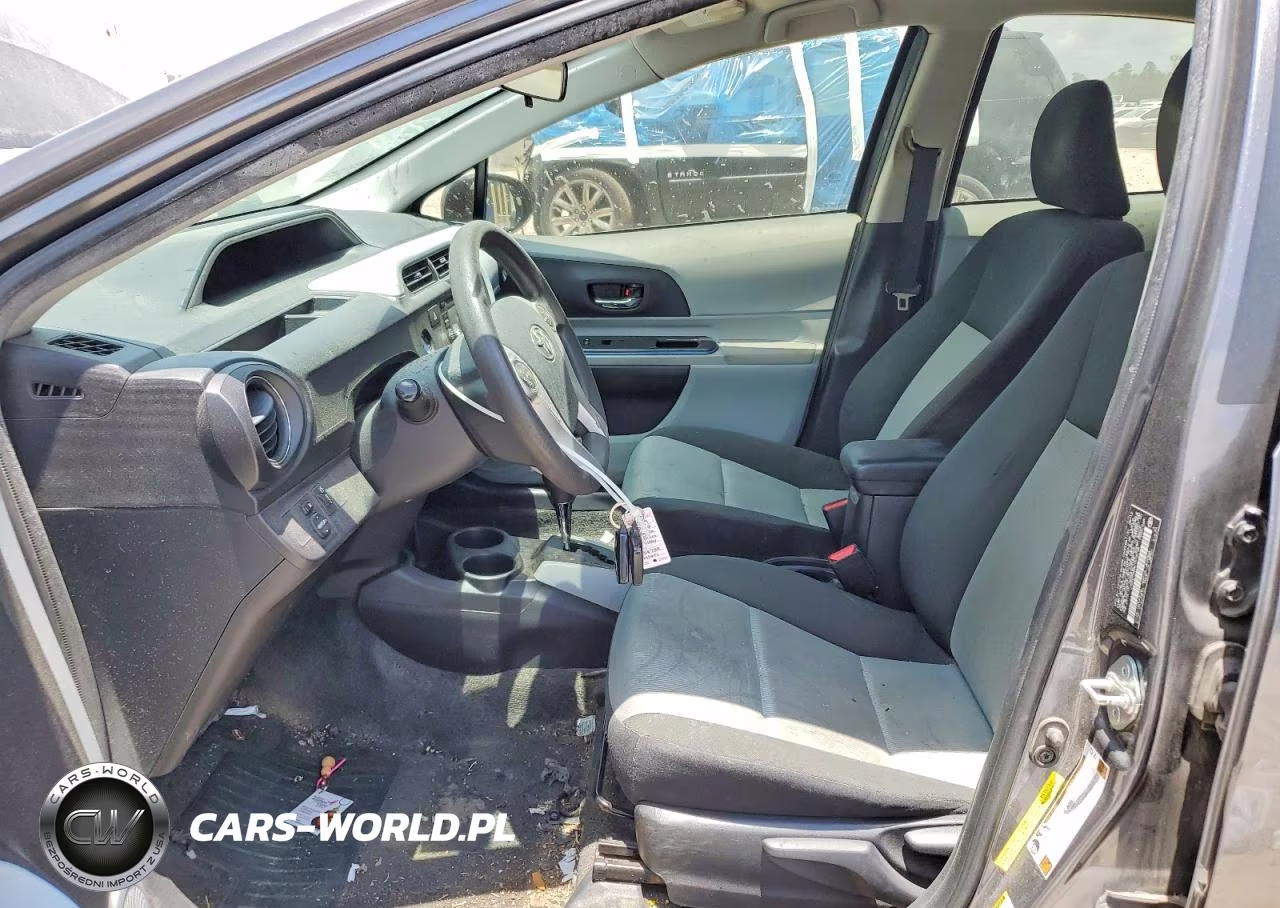 2012 Toyota Prius C Three VIN:JTDKDTB38C1518748 - 7