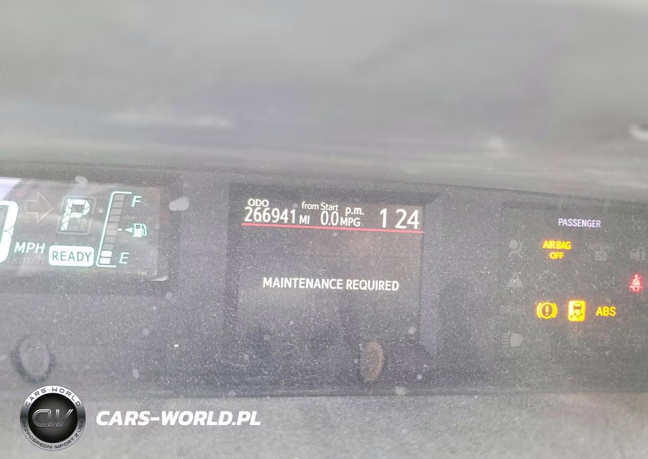 2012 Toyota Prius C Three VIN:JTDKDTB38C1518748 - 9