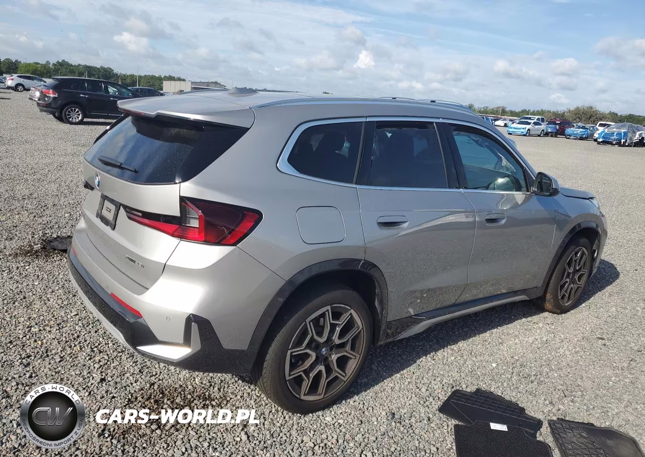 2025 BMW X1 xDrive28I VIN:WBX73EF0XS5131732 - 3