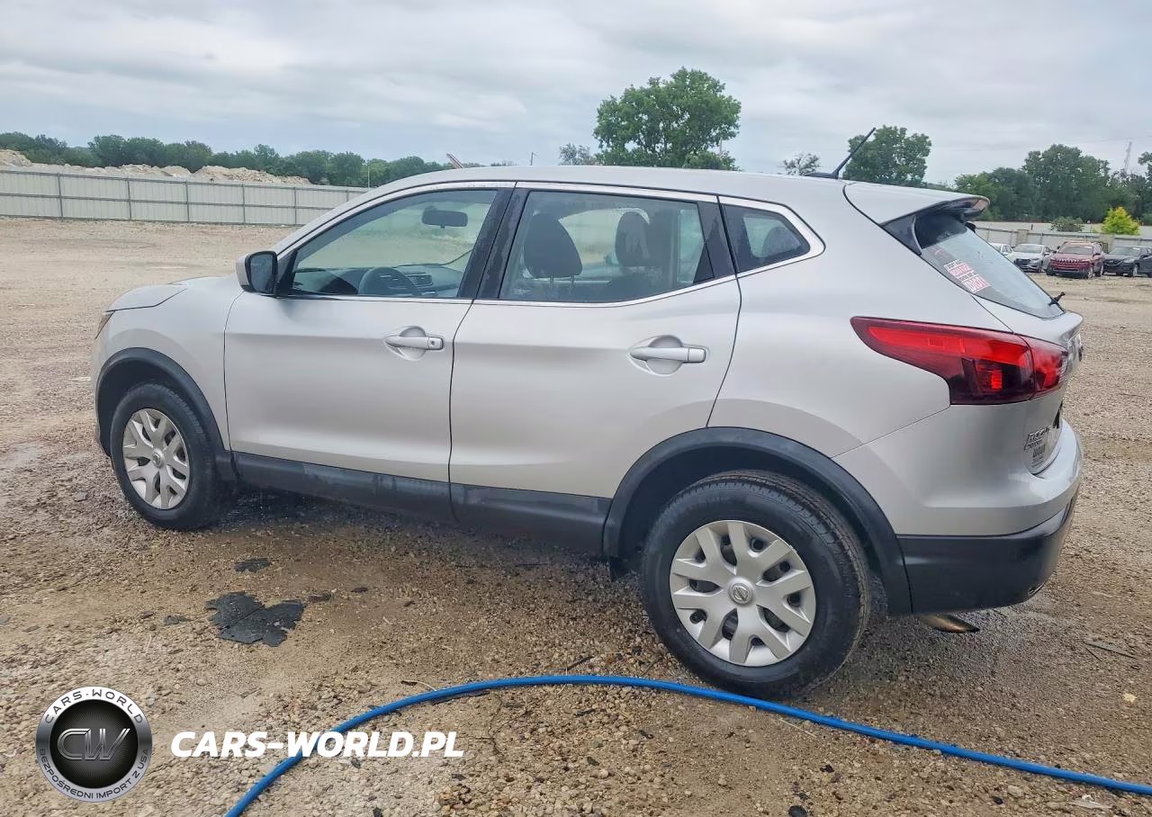 2018 Nissan Rogue Sport S VIN:JN1BJ1CR5JW262829 - 2