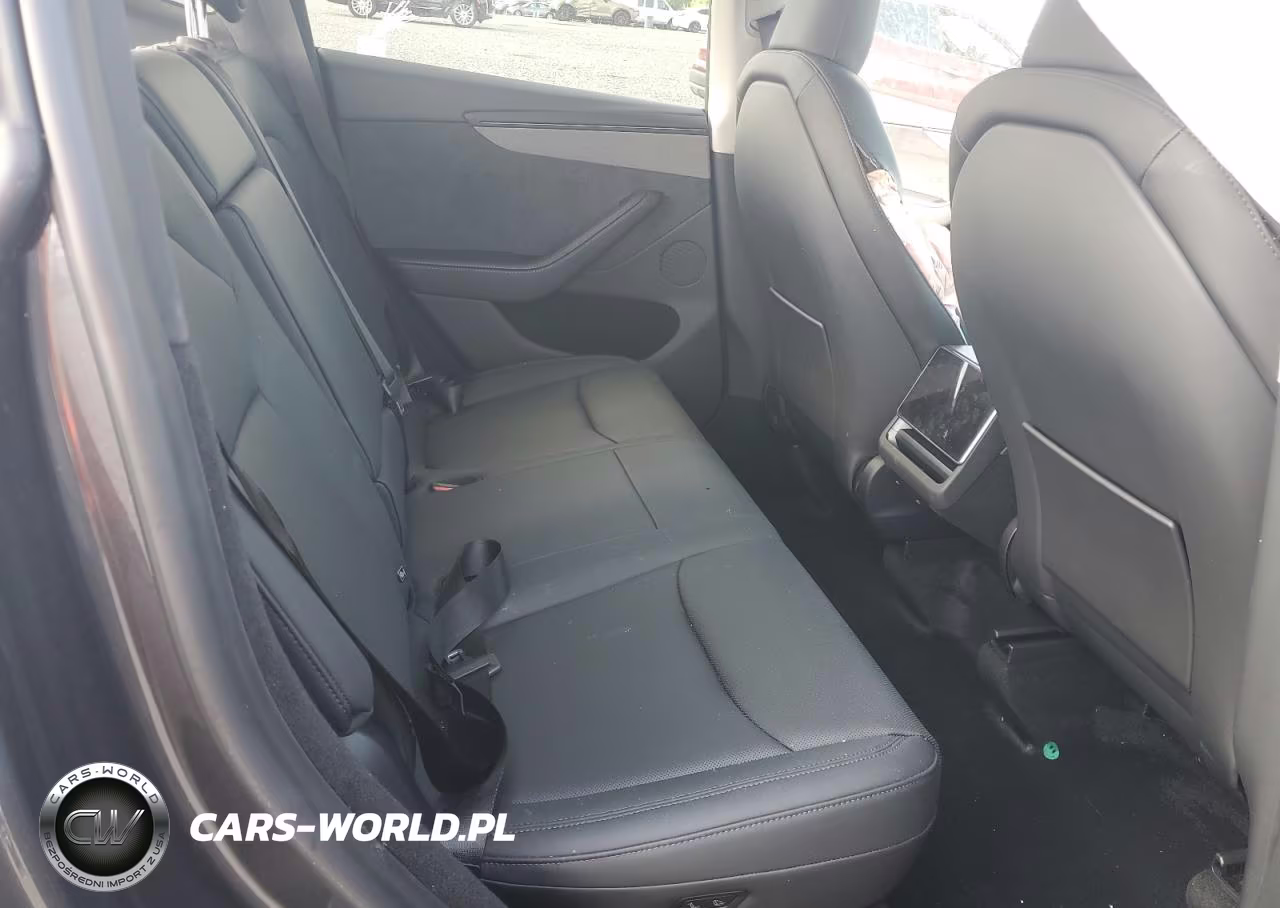 2026 Tesla Model Y VIN:7SAYGDEE2TA438101 - 11