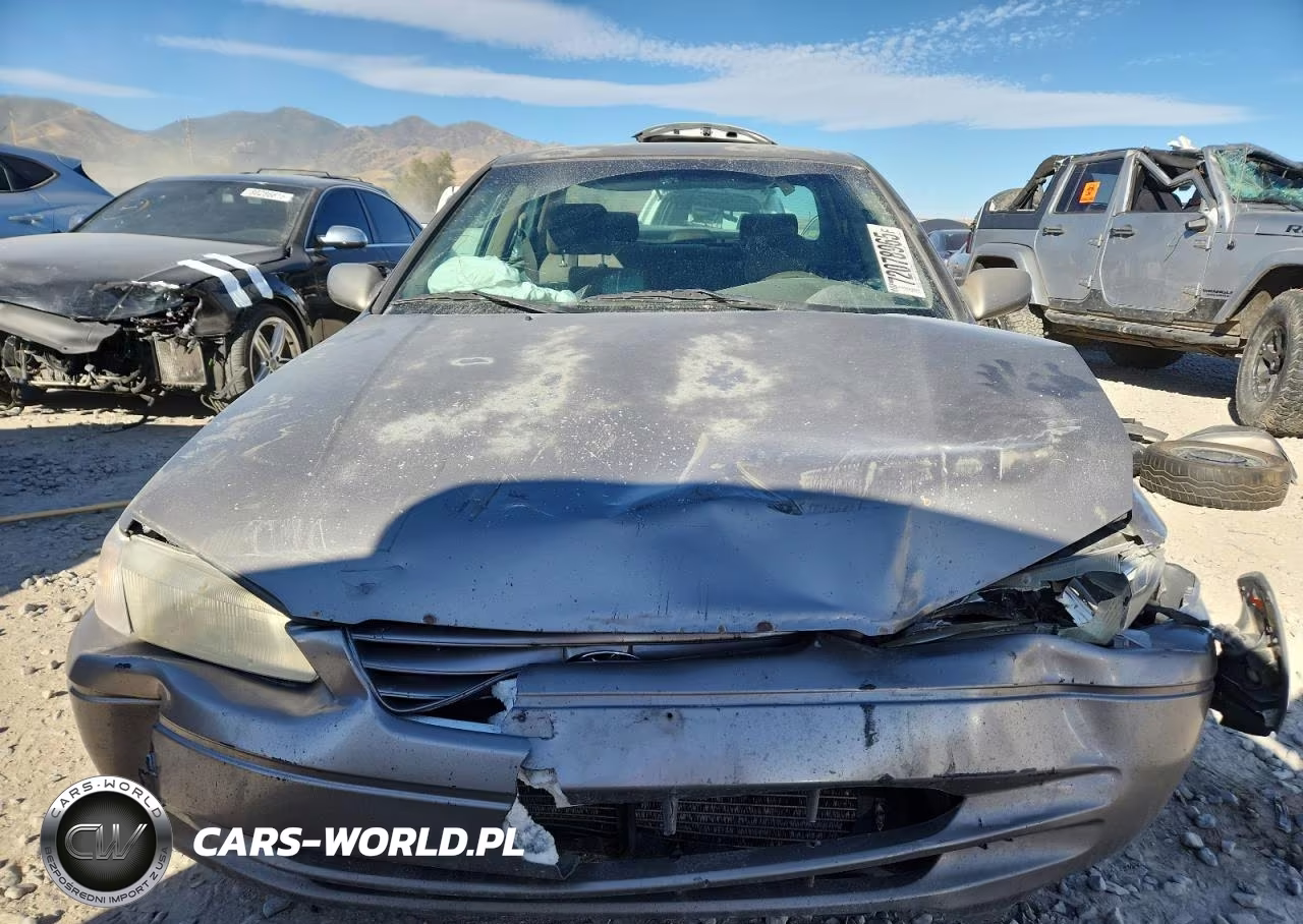 1999 Toyota Camry Ce VIN:4T1BG22K7XU490885 - 5