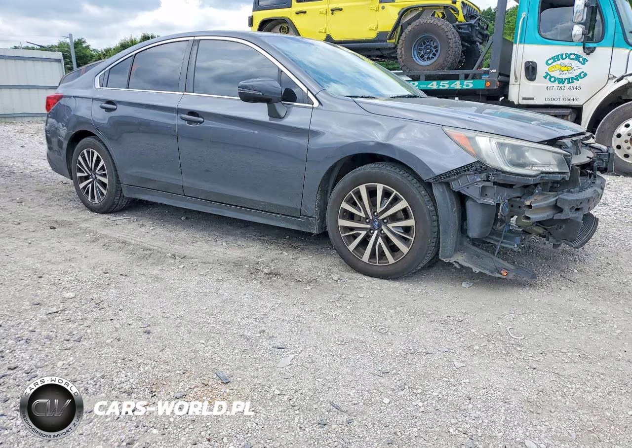 2018 Subaru Legacy 2.5I Premium VIN:4S3BNAF65J3014553 - 4
