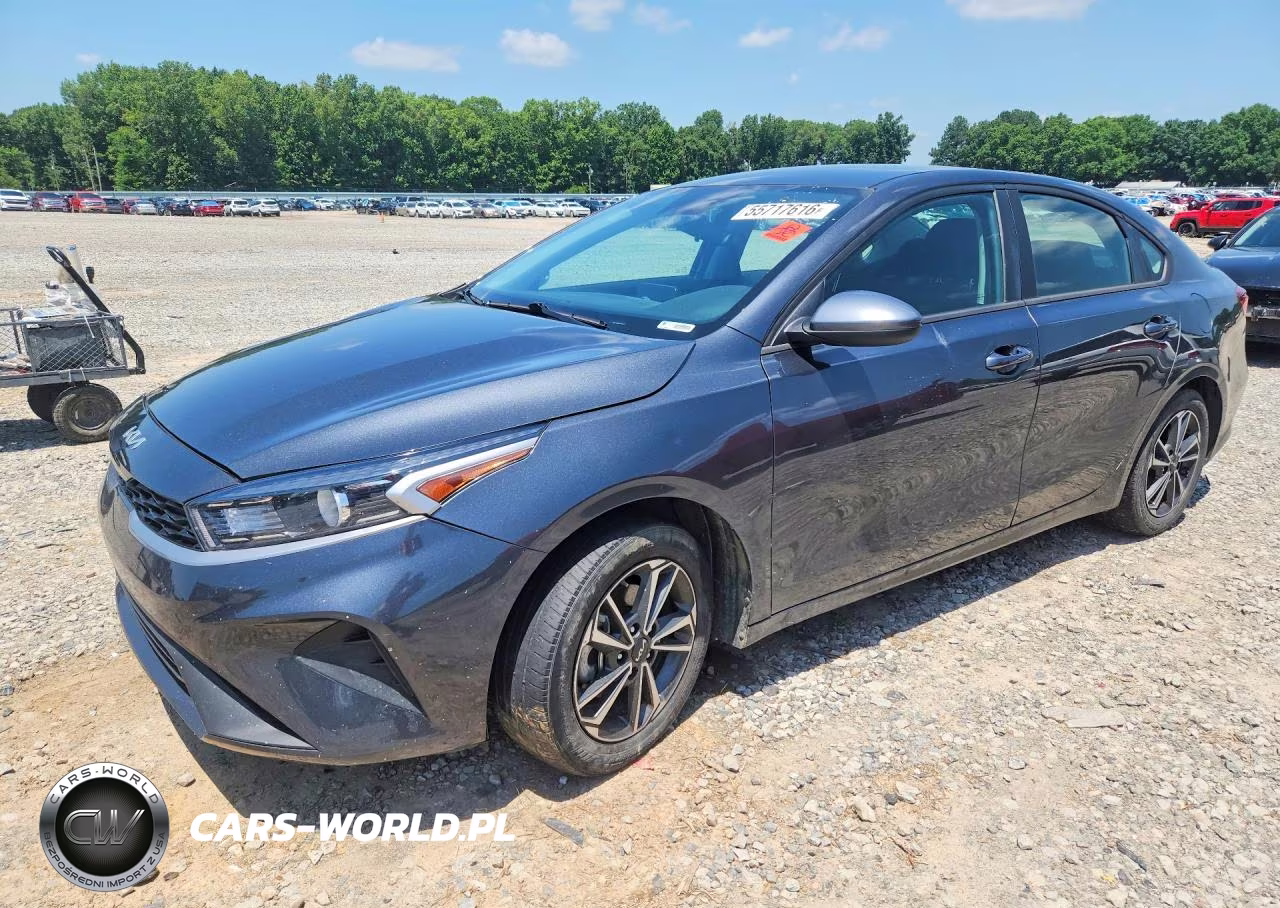2024 Kia Forte Lxs – zdjęcie 1 z 12