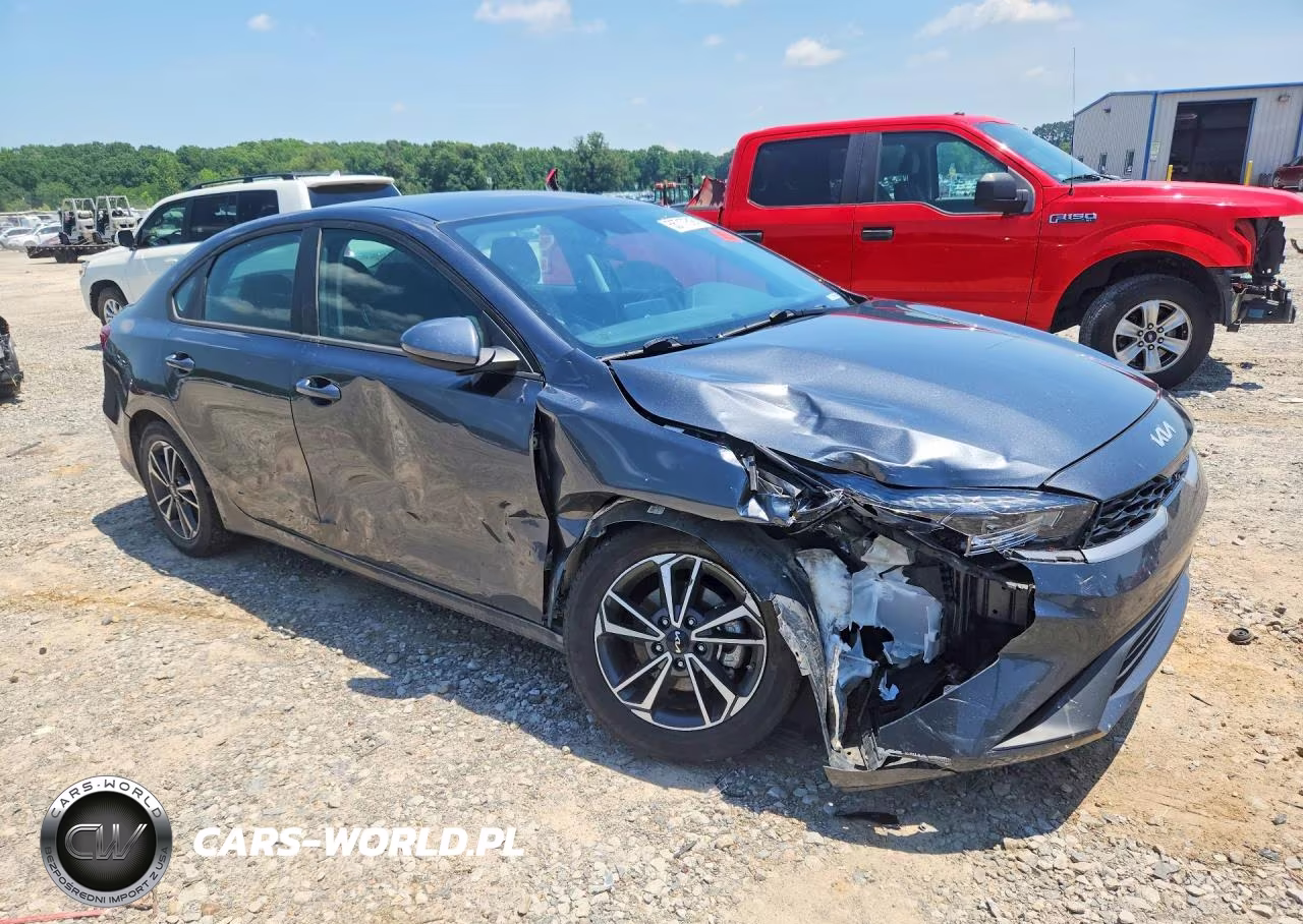 2024 Kia Forte Lxs VIN:3KPF24AD2RE724550 - 4