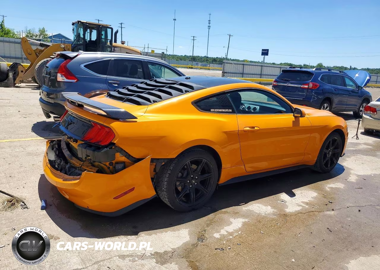 2018 Ford Mustang VIN:1FA6P8TH8J5112769 - 3