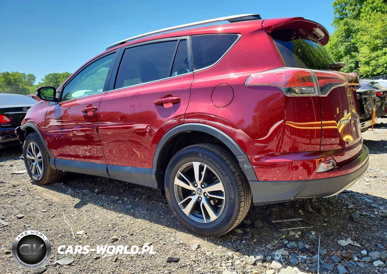 2018 Toyota Rav4 Xle VIN:2T3RFREVXJW722572 - 2