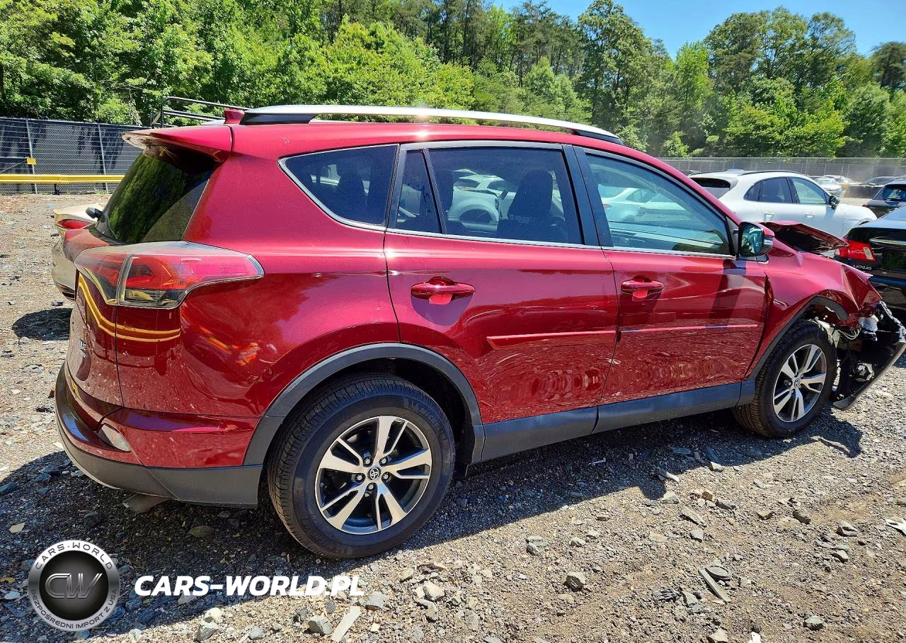 2018 Toyota Rav4 Xle VIN:2T3RFREVXJW722572 - 3