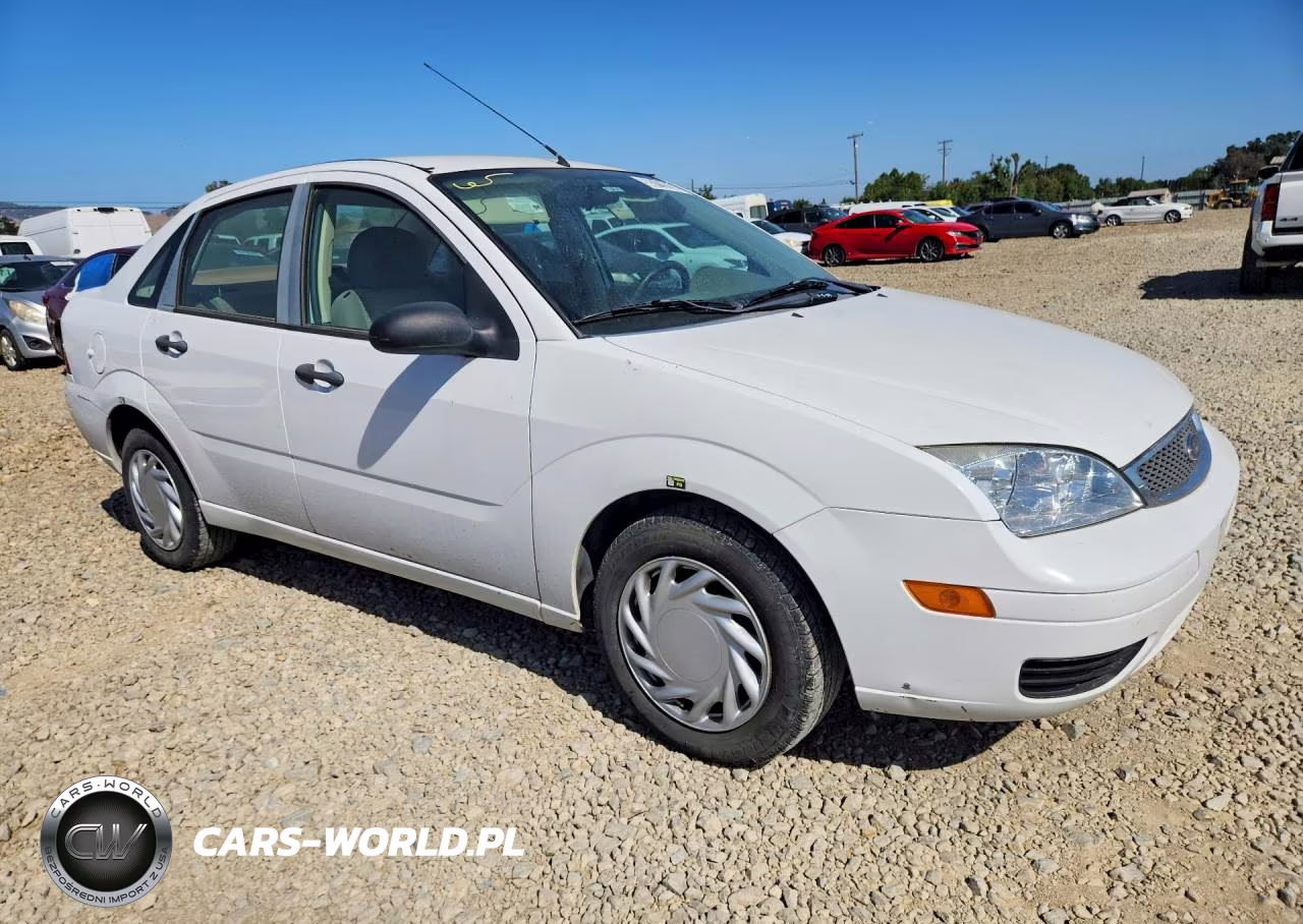 2007 Ford Focus Zx4 VIN:1FAHP34N57W330994 - 4