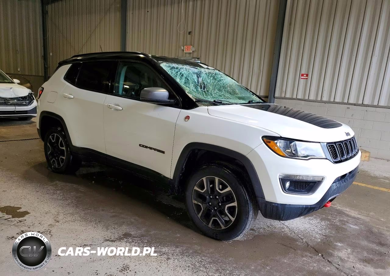 2019 Jeep Compass Trailhawk VIN:3C4NJDDB5KT721782 - 4