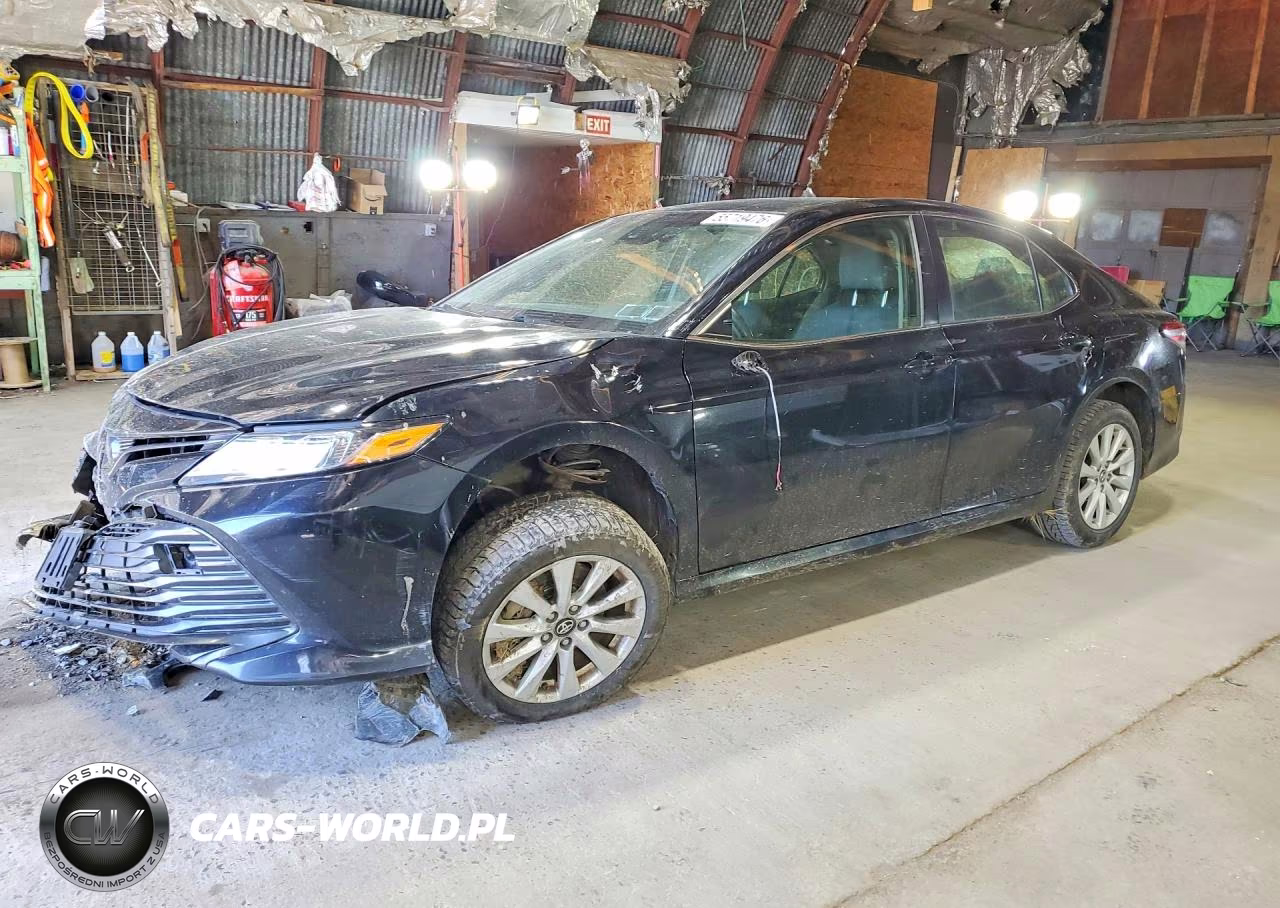 2018 Toyota Camry Le – zdjęcie 1 z 12