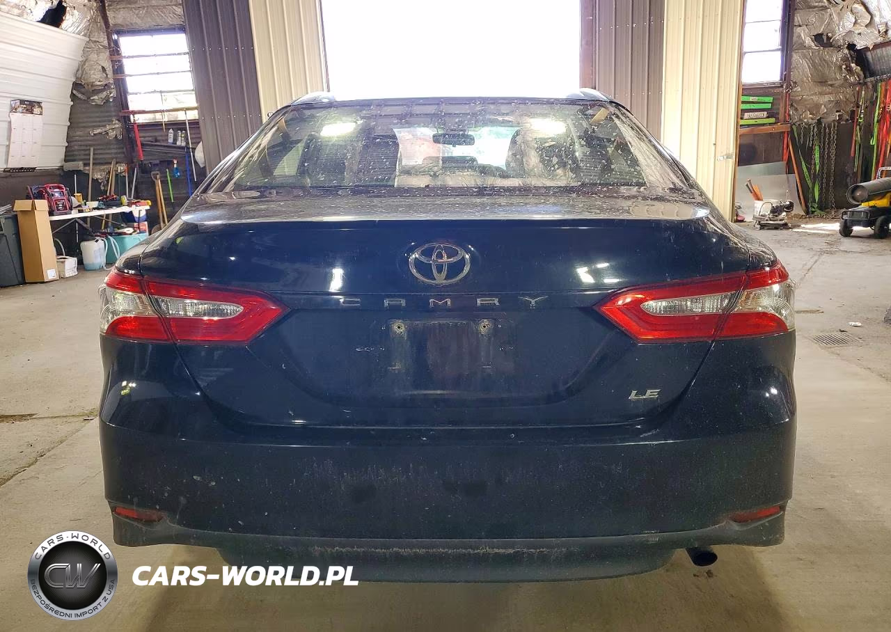 2018 Toyota Camry Le VIN:JTNB11HK8J3005444 - 6