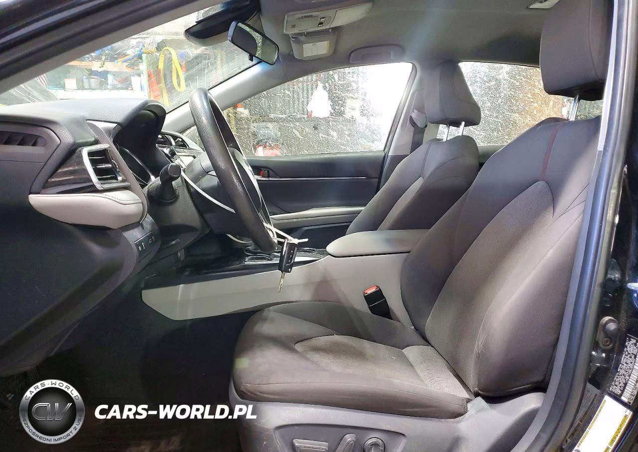 2018 Toyota Camry Le VIN:JTNB11HK8J3005444 - 7