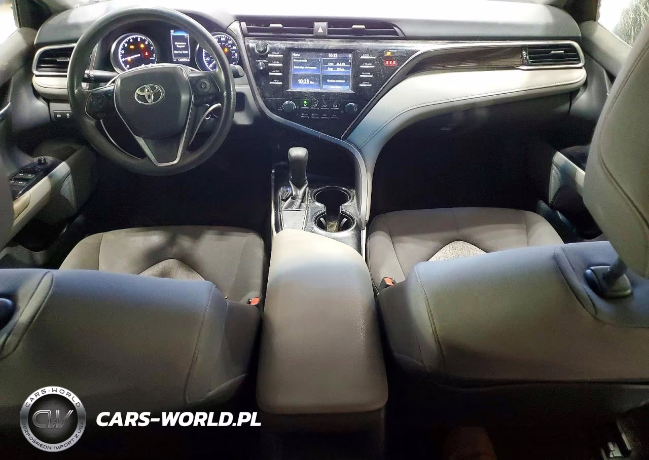 2018 Toyota Camry Le VIN:JTNB11HK8J3005444 - 8