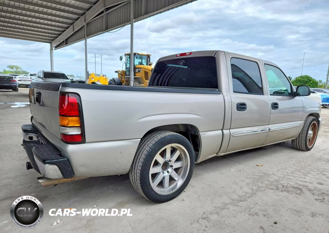2005 GMC New Sierra C1500 VIN:2GTEC13TX51397513 - 3