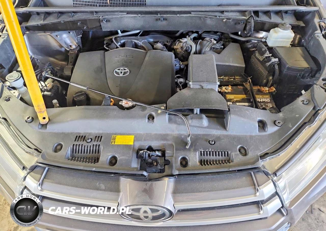 2019 Toyota Highlander Le VIN:5TDBZRFH6KS704994 - 12