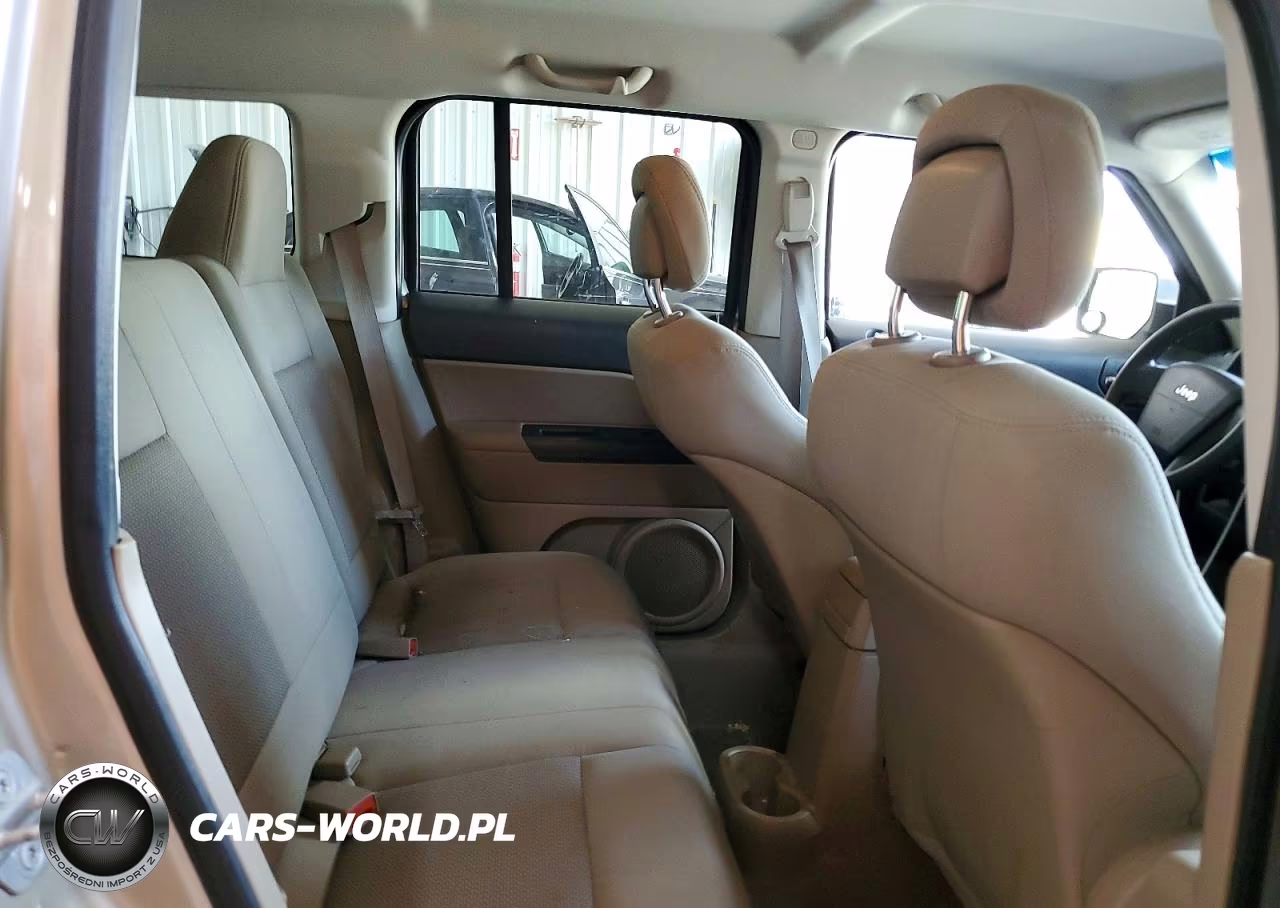 2010 Jeep Patriot Sport VIN:1J4NF2GB6AD510865 - 11