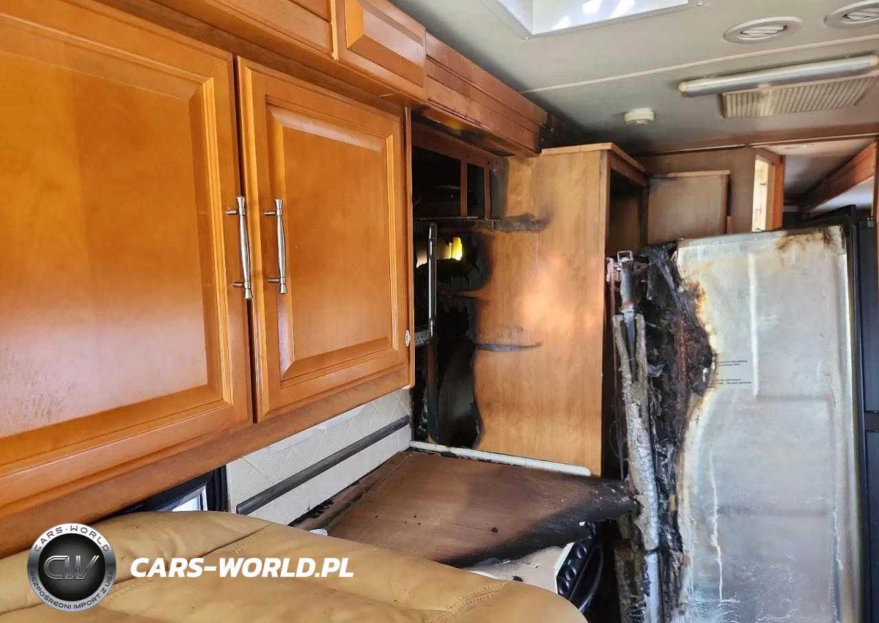 2008 Fleetwood Discovery Rv VIN:4UZACJDT88CZ65569 - 9