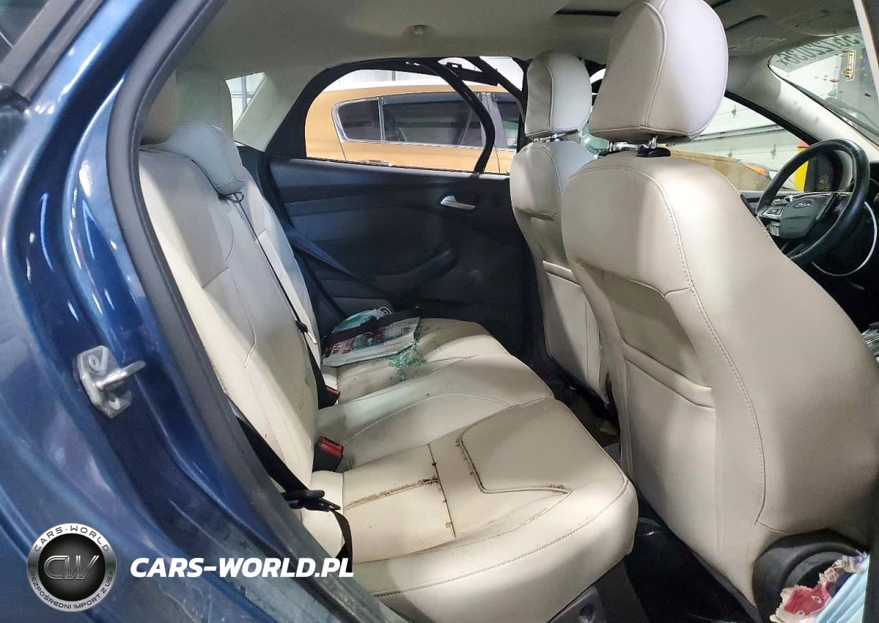 2018 Ford Focus Titanium VIN:1FADP3N29JL244583 - 10