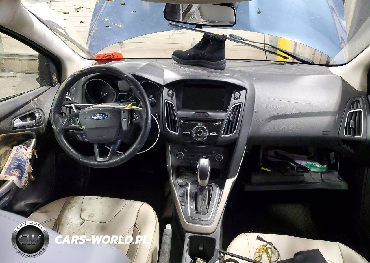 2018 Ford Focus Titanium VIN:1FADP3N29JL244583 - 8