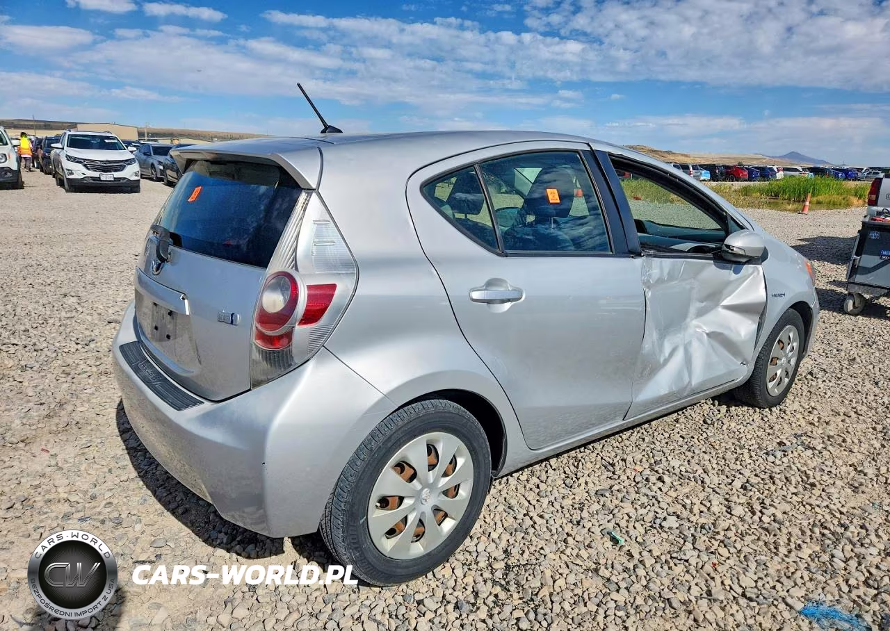 2012 Toyota Prius C Two VIN:JTDKDTB31C1010895 - 3