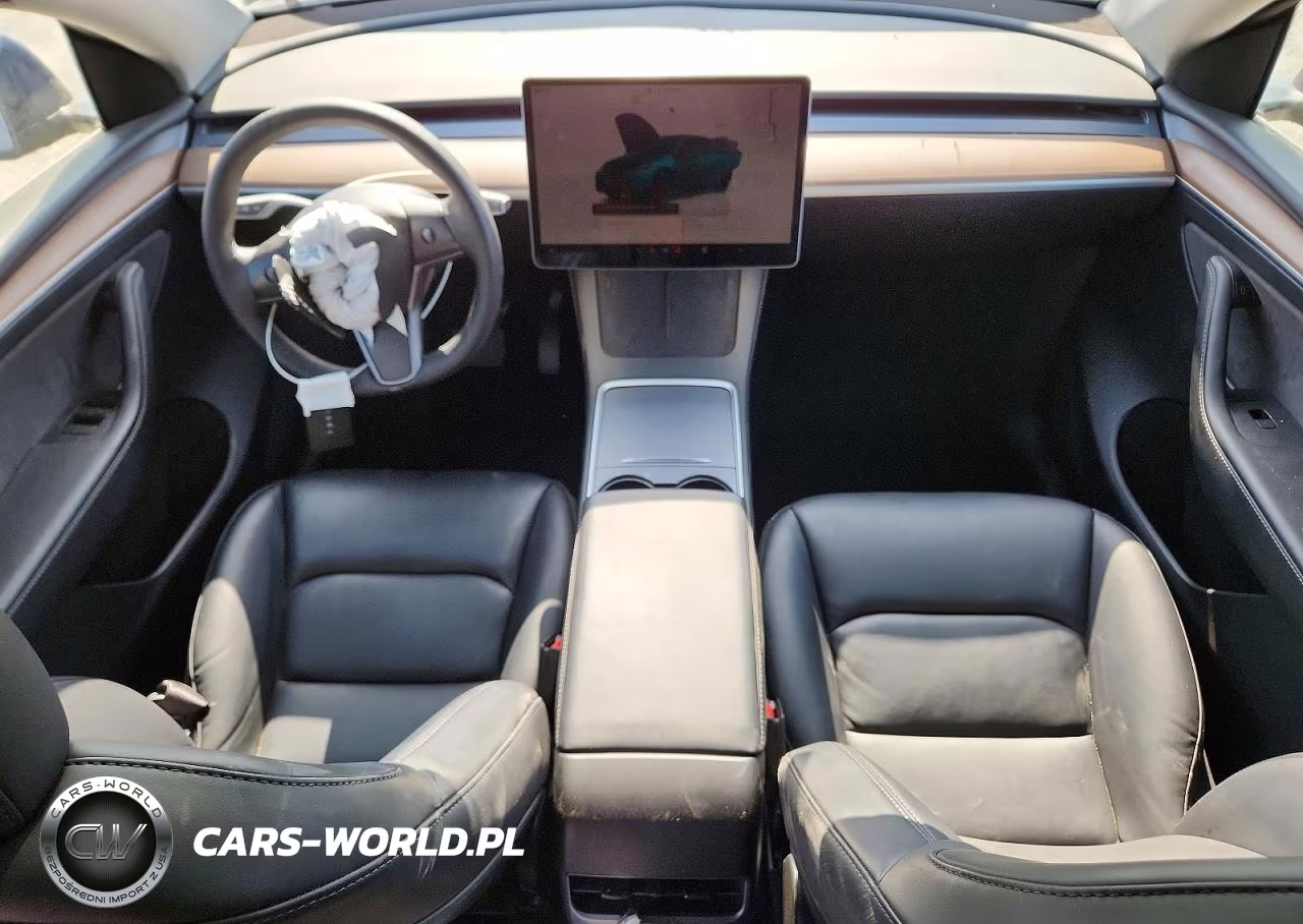 2024 Tesla Model Y VIN:7SAYGDEEXRF070164 - 8
