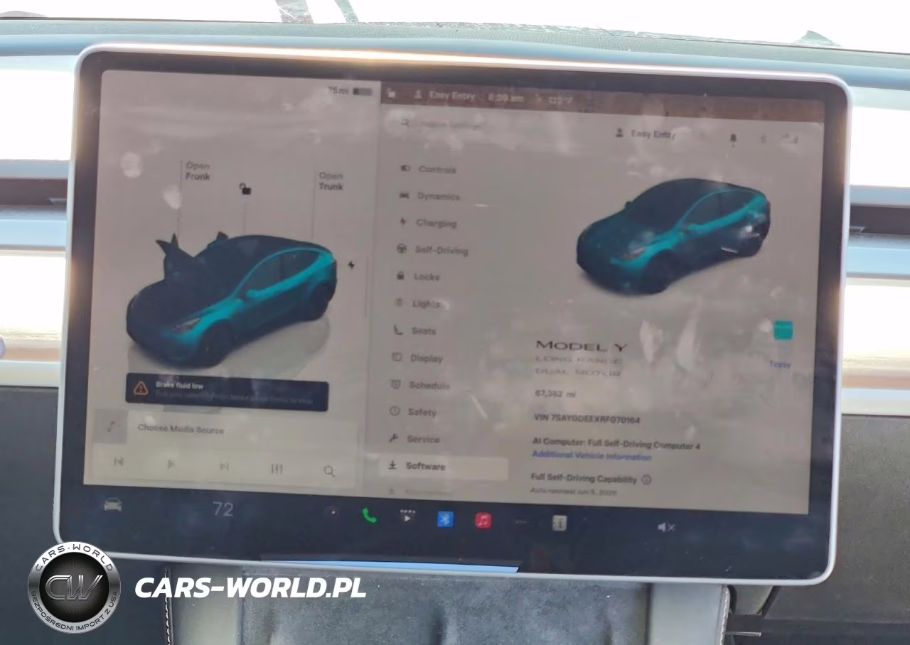 2024 Tesla Model Y VIN:7SAYGDEEXRF070164 - 9