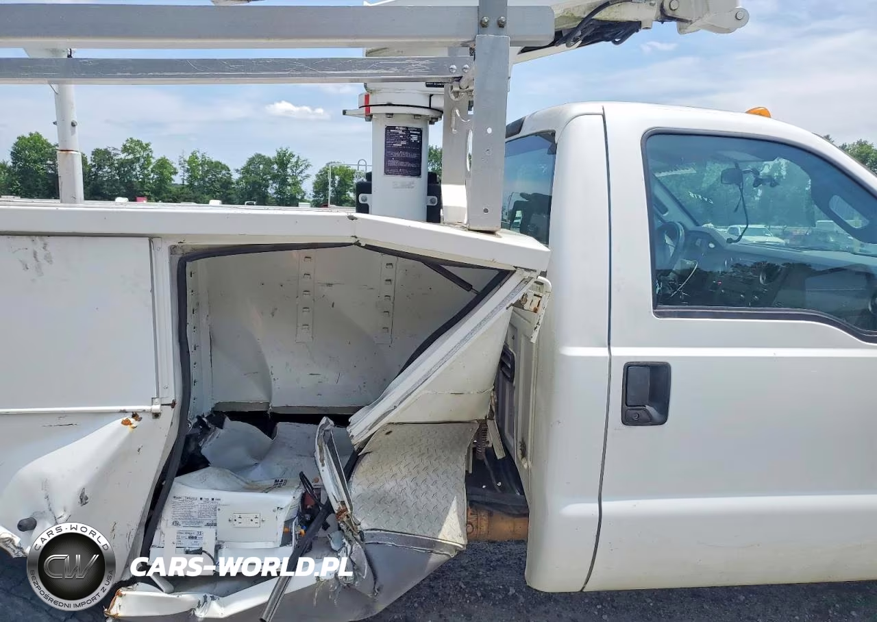 2016 Ford F450 Super Duty VIN:1FDUF4GT3GEC33113 - 10