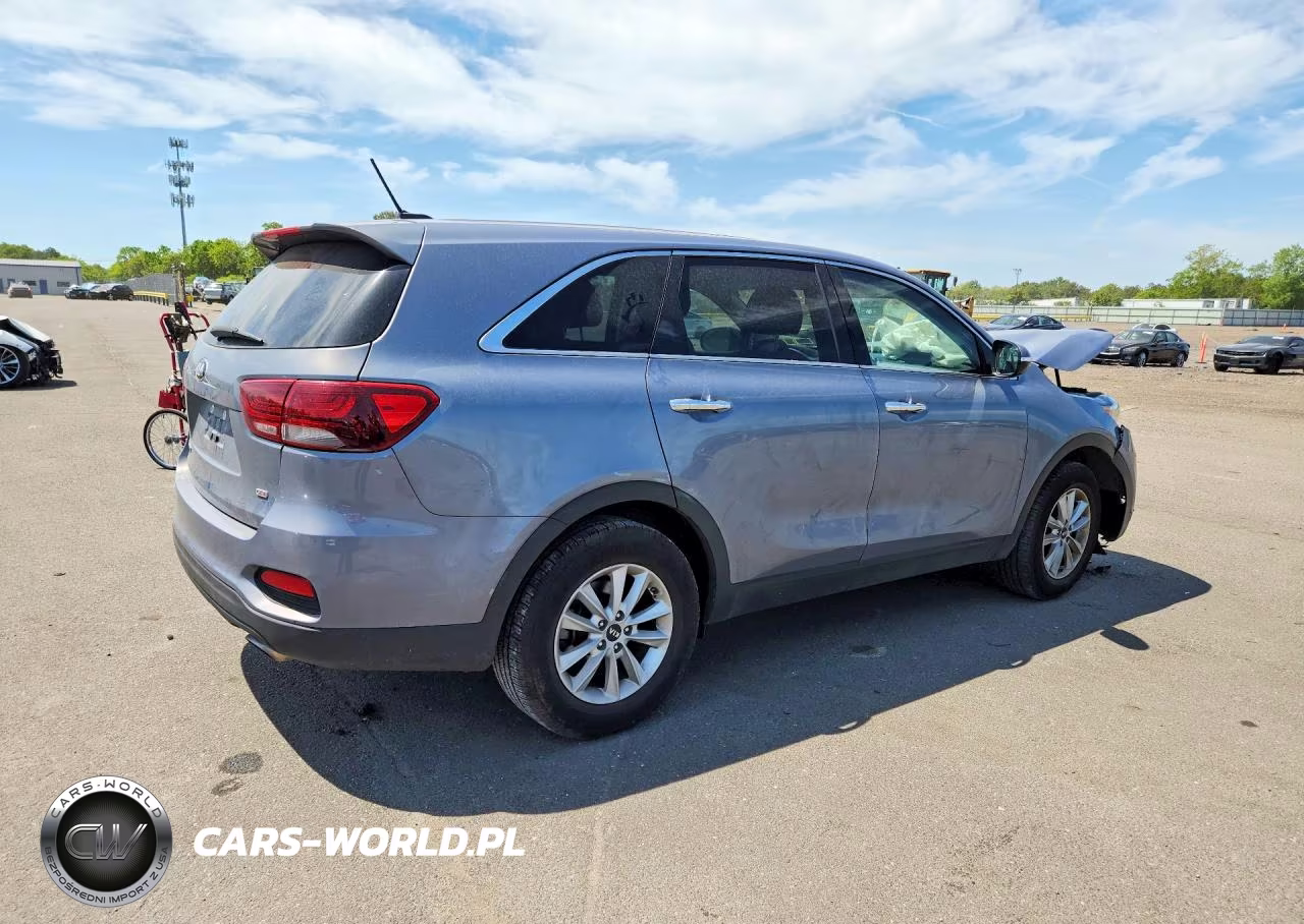 2019 Kia Sorento L VIN:5XYPG4A30KG610939 - 3