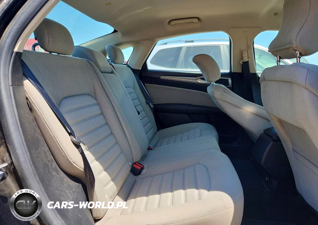 2018 Ford Fusion S Hybrid VIN:3FA6P0UU5JR122072 - 10