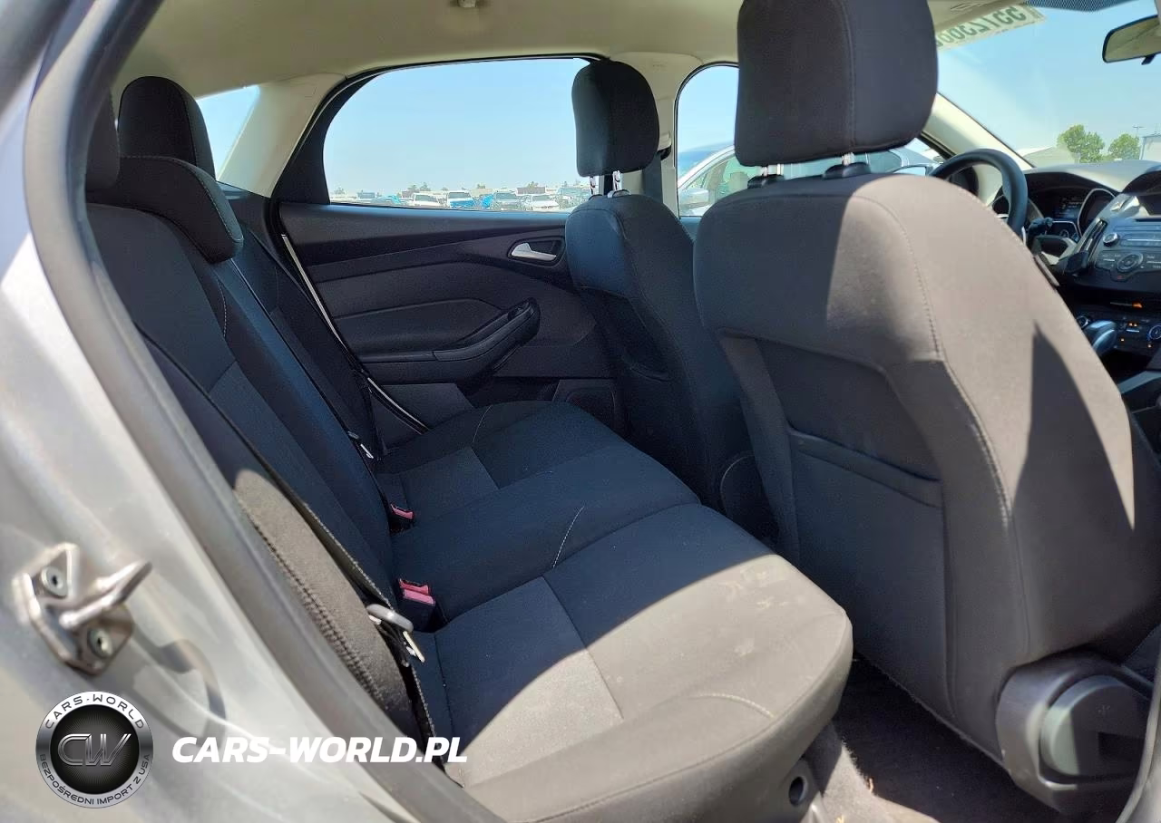 2015 Ford Focus Se VIN:1FADP3K28FL307295 - 10