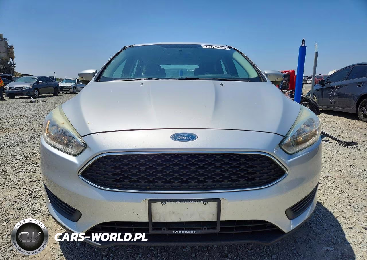 2015 Ford Focus Se VIN:1FADP3K28FL307295 - 5