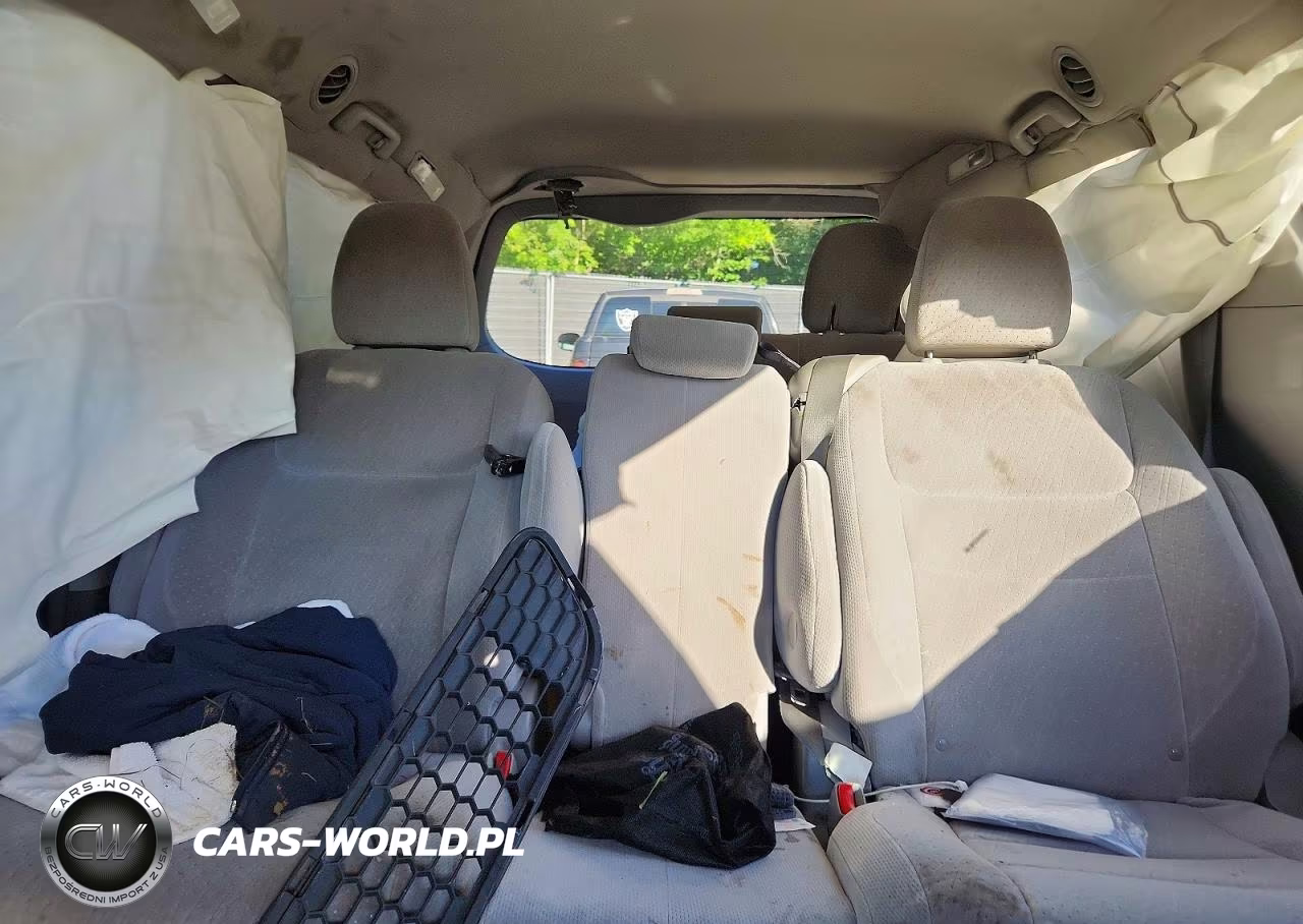2015 Toyota Sienna Le VIN:5TDKK3DC9FS577026 - 10
