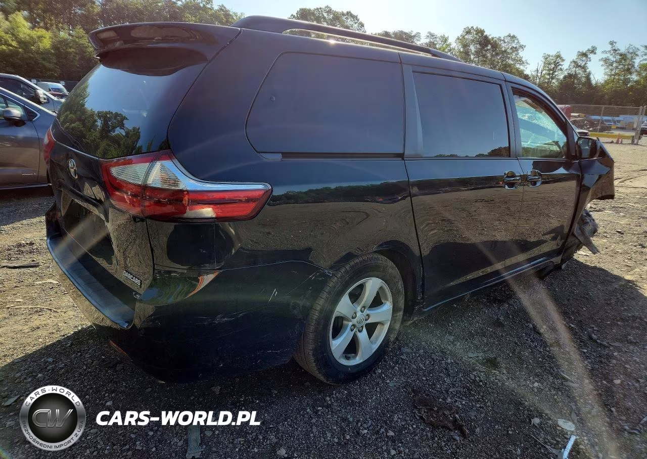 2015 Toyota Sienna Le VIN:5TDKK3DC9FS577026 - 3