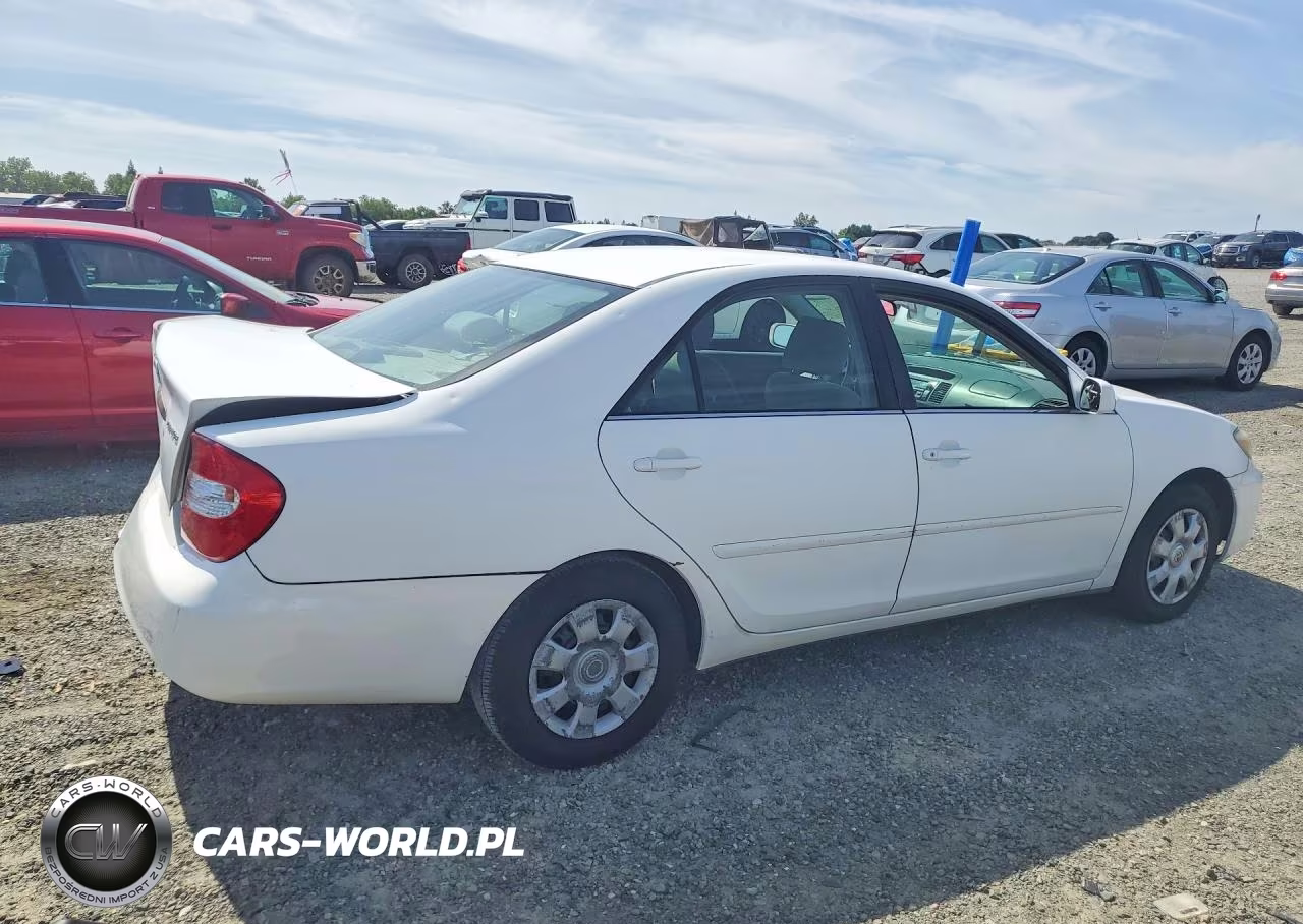 2003 Toyota Camry Le VIN:4T1BE32K63U201145 - 3