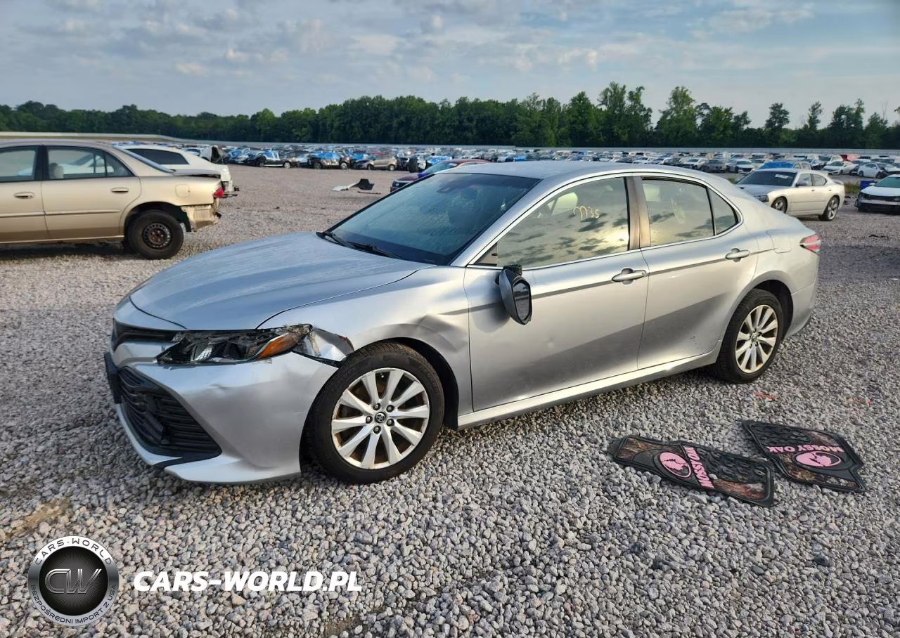 2018 Toyota Camry Le – zdjęcie 1 z 12