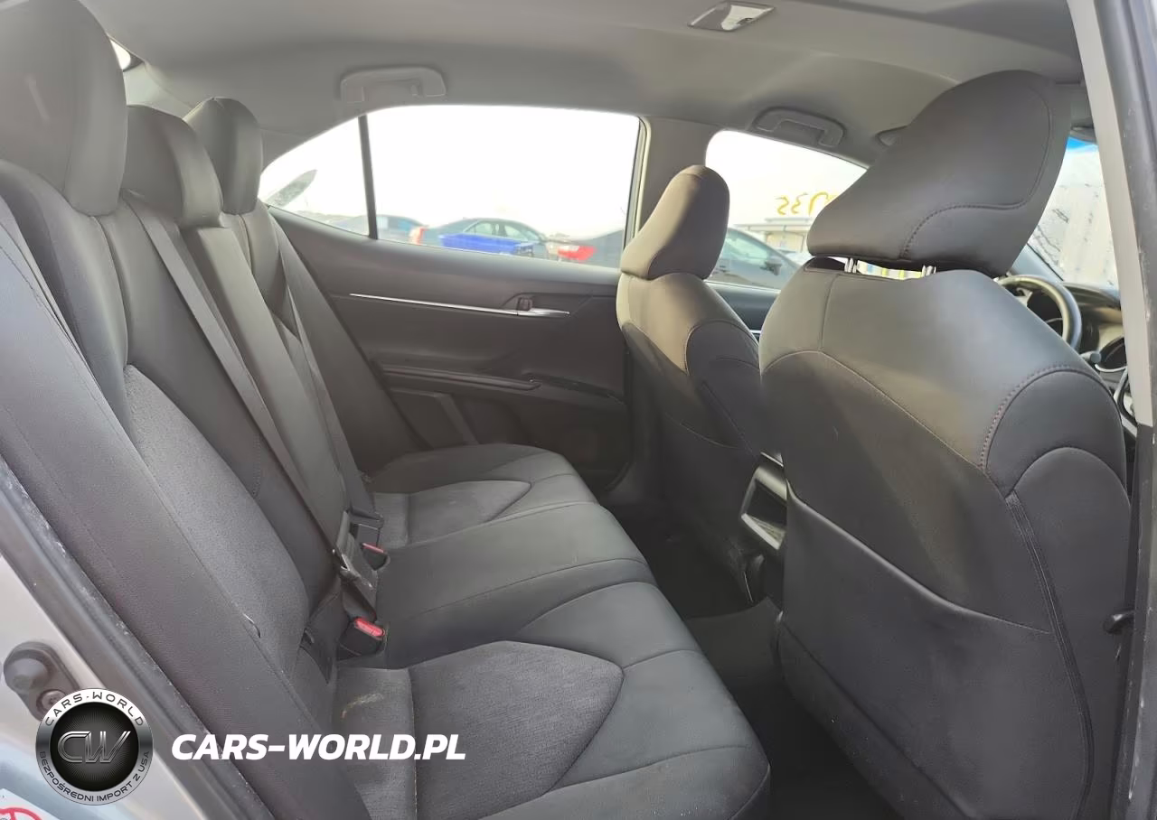 2018 Toyota Camry Le VIN:JTNB11HKXJ3013867 - 10