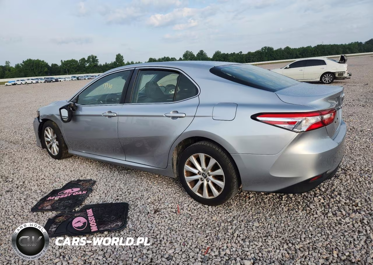 2018 Toyota Camry Le VIN:JTNB11HKXJ3013867 - 2