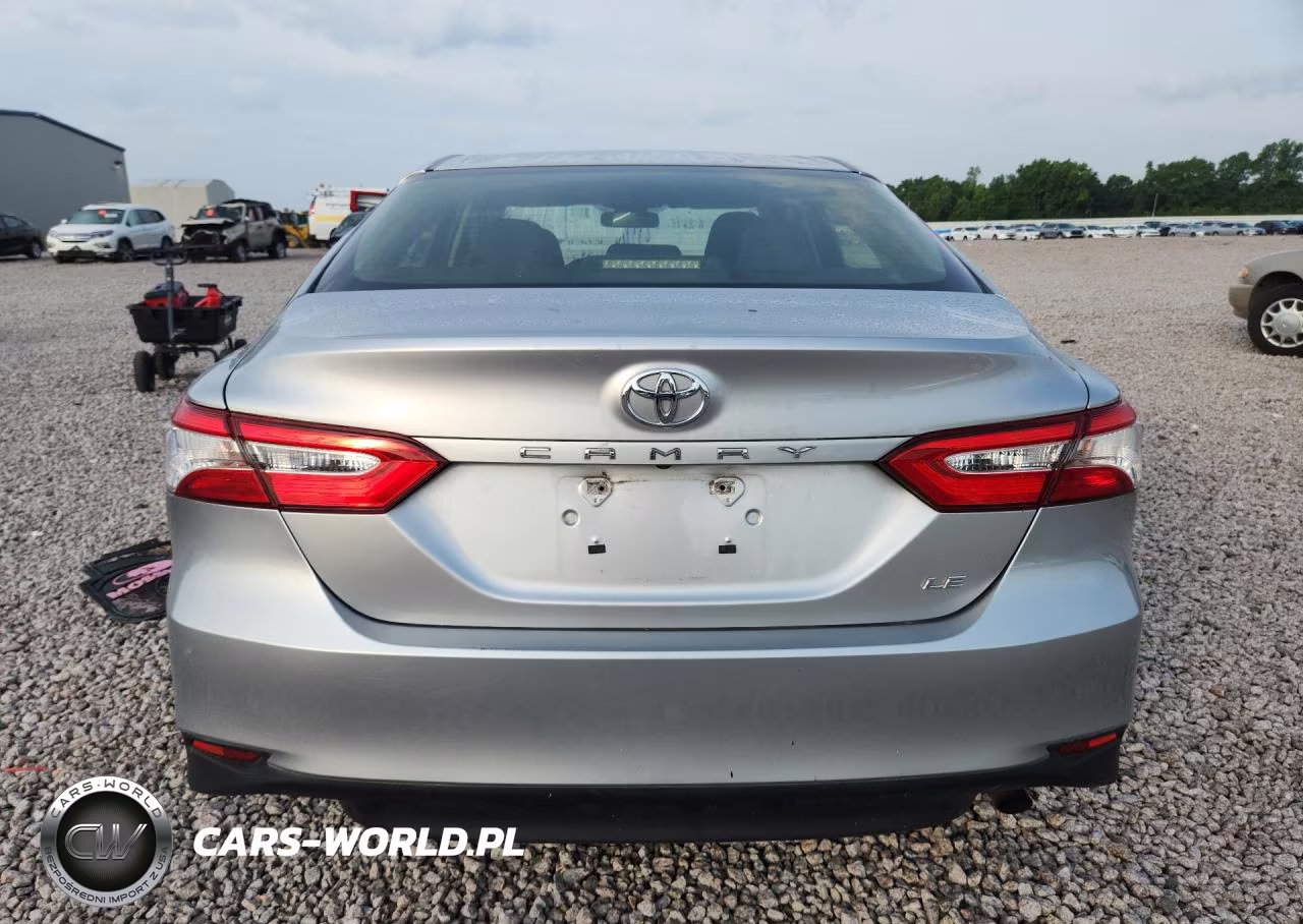 2018 Toyota Camry Le VIN:JTNB11HKXJ3013867 - 6