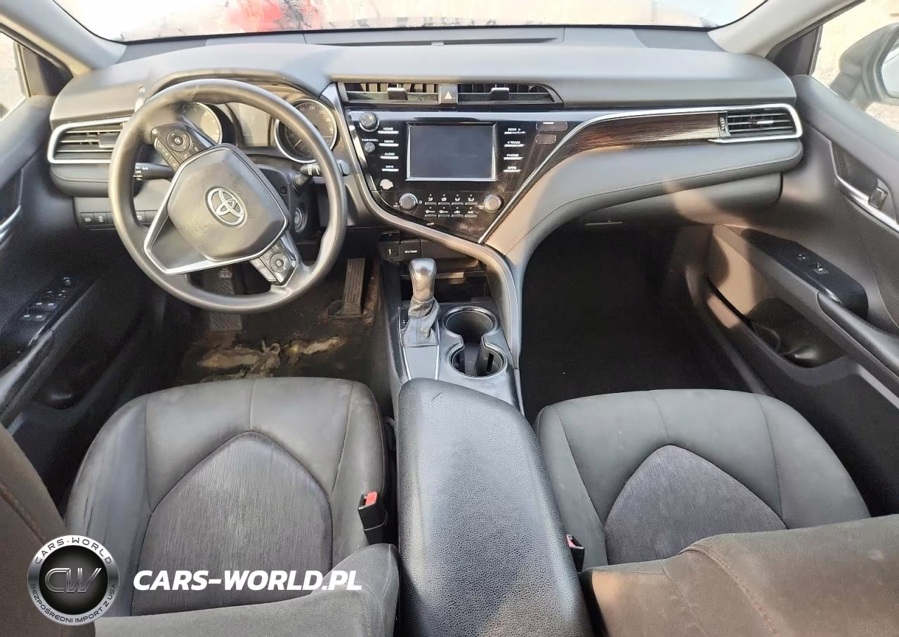2018 Toyota Camry Le VIN:JTNB11HKXJ3013867 - 8